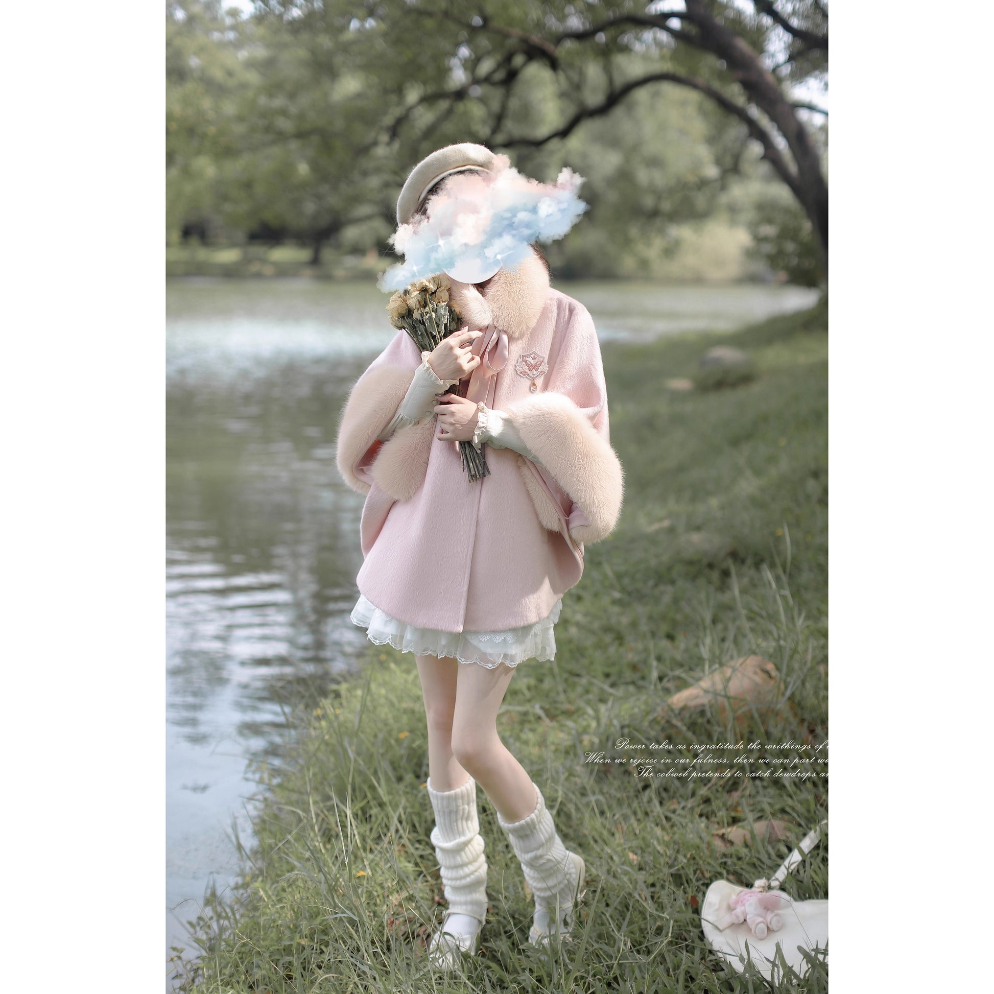 桜色のお嬢様のウールケープコート