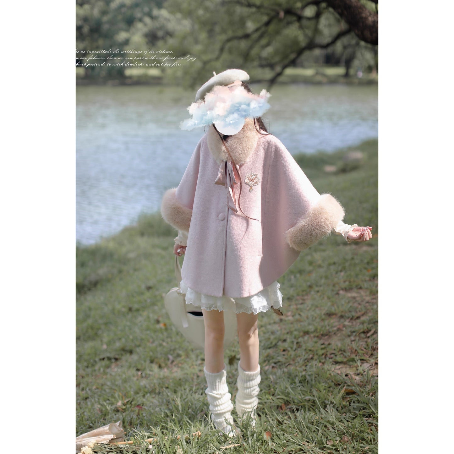 桜色のお嬢様のウールケープコート