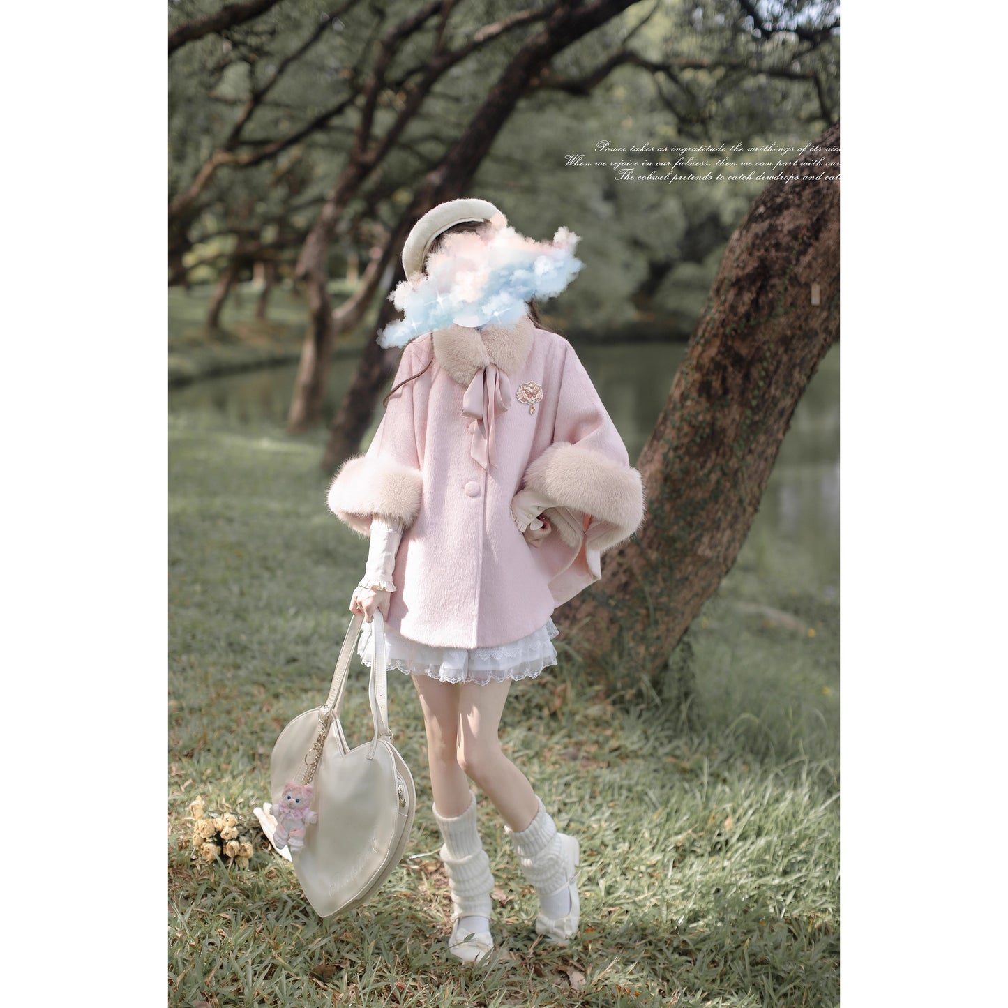 桜色のお嬢様のウールケープコート