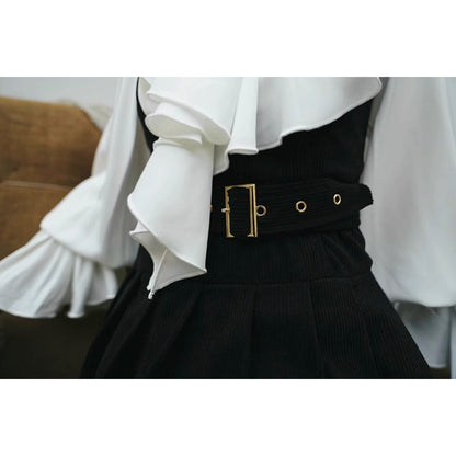 黒のお嬢様のコーデュロイジャンパースカート