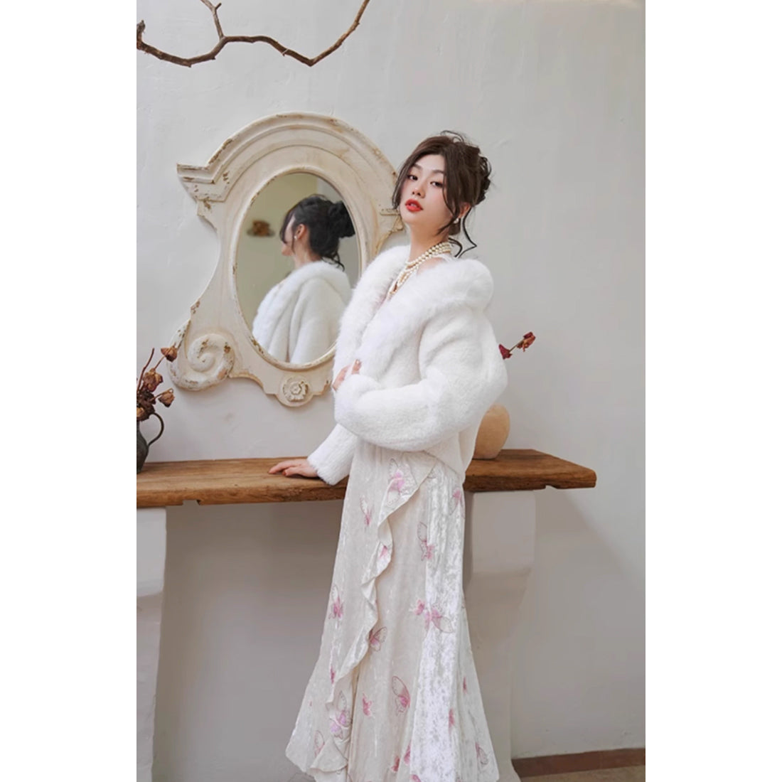 純白の王妃のファージャケット