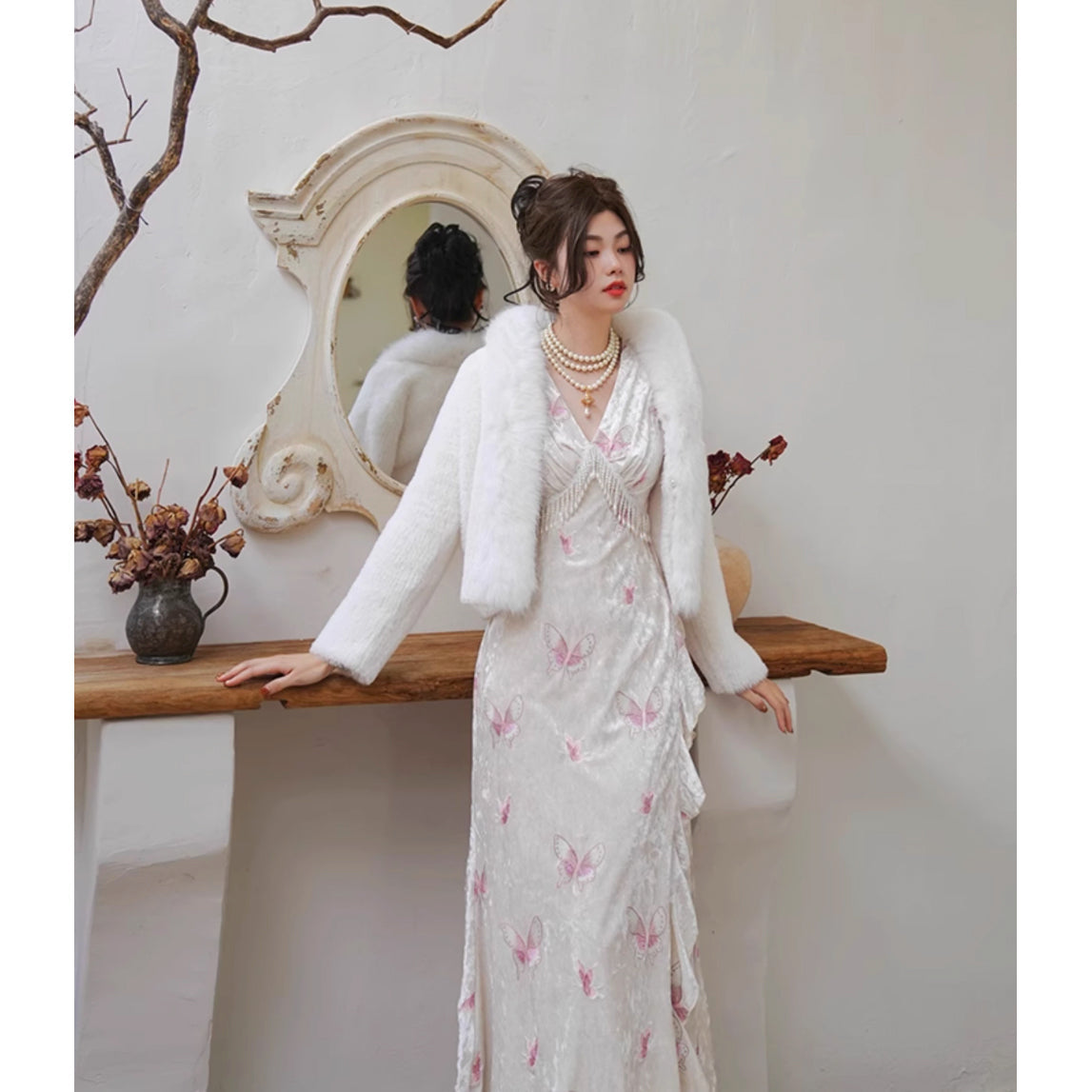 純白の王妃のファージャケット