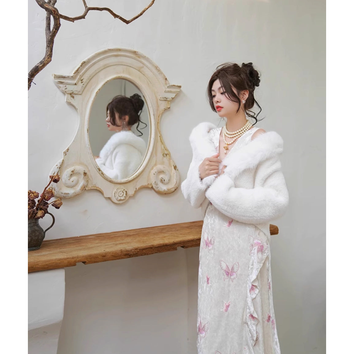 純白の王妃のファージャケット