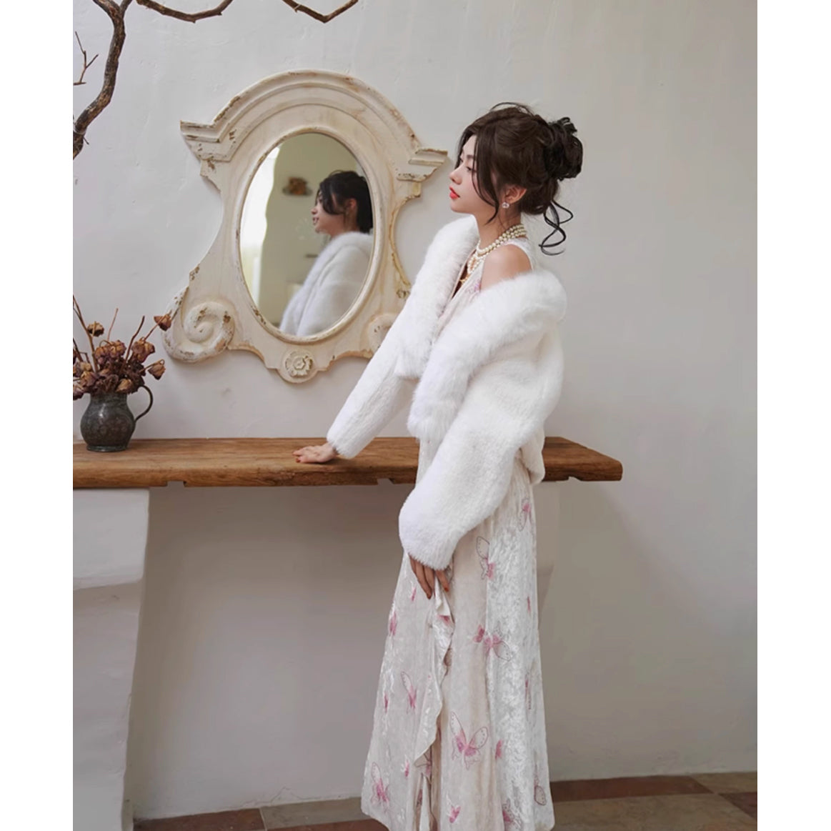 純白の王妃のファージャケット