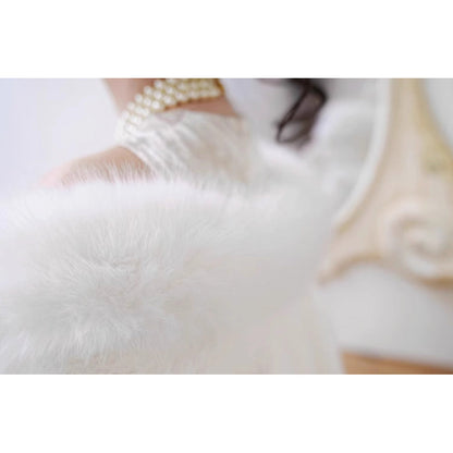 純白の王妃のファージャケット