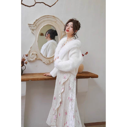 桃色の蝶々の刺繍ワンピース