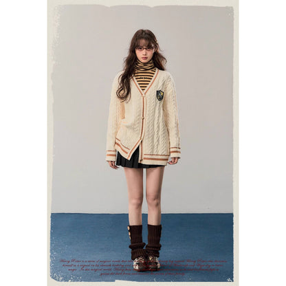 魔法学校のニットカーディガン