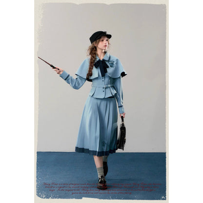 魔法学校のケープジャケットとプリーツスカート