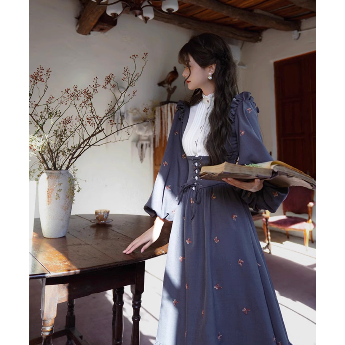 宮廷の修道女のレトロワンピース