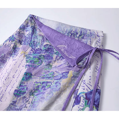 バラとアネモネのある日本の花瓶のスカート