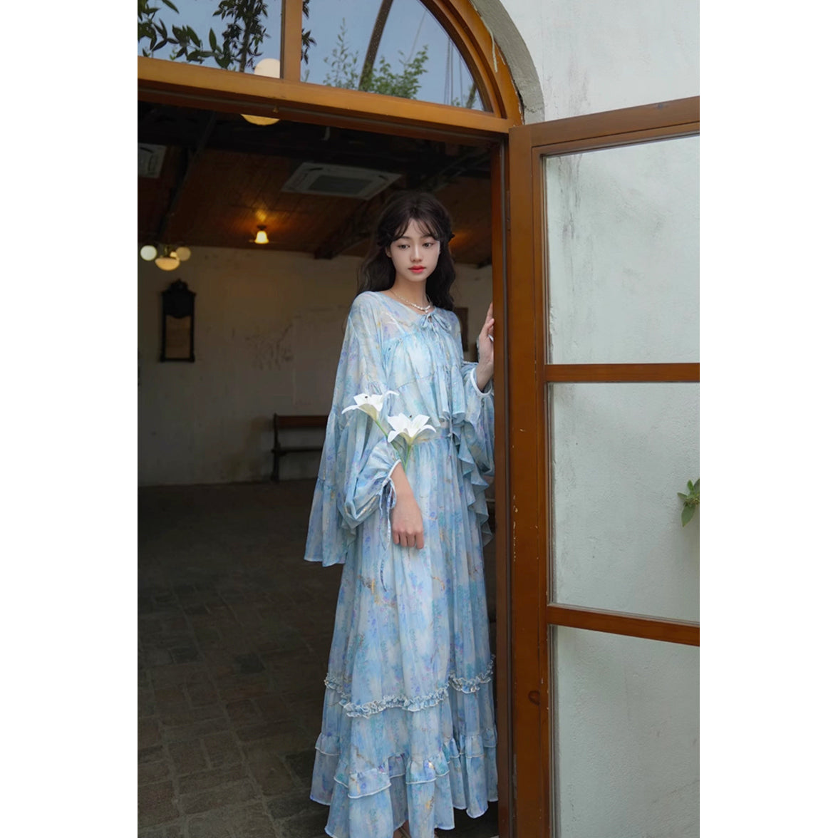 藤の花の水彩画ブラウスとロングスカート