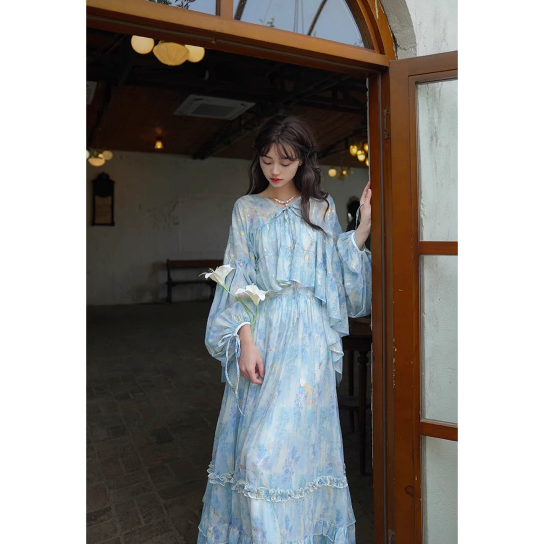 藤の花の水彩画ブラウスとロングスカート