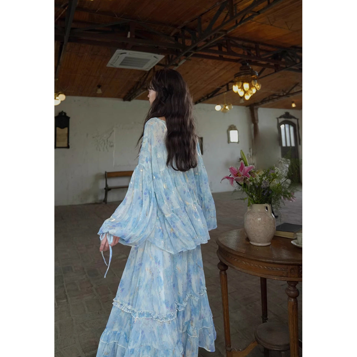 藤の花の水彩画ブラウスとロングスカート