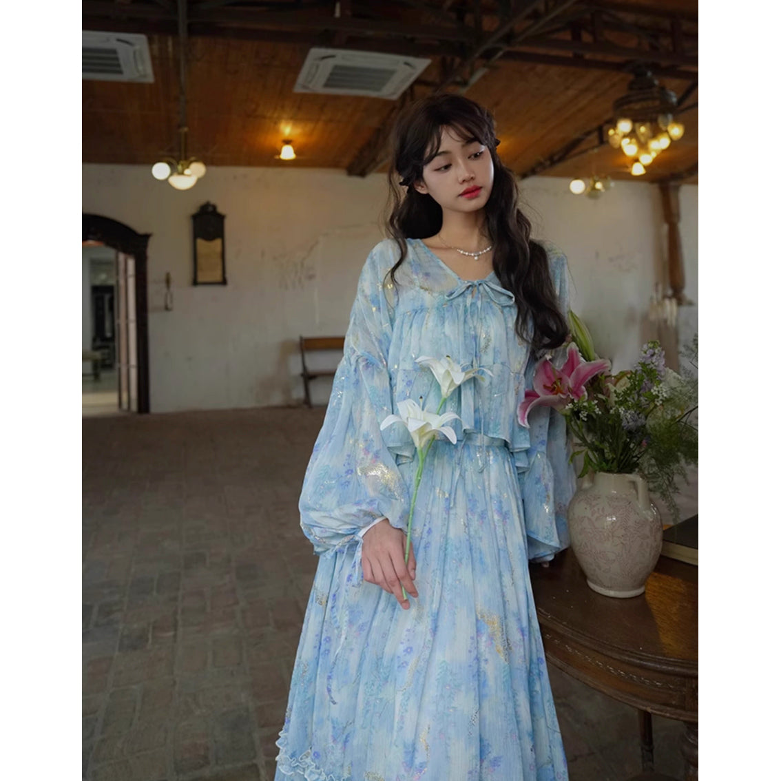 藤の花の水彩画ブラウスとロングスカート