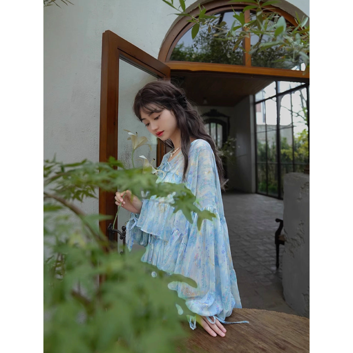 藤の花の水彩画ブラウスとロングスカート