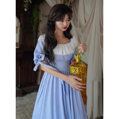 薄花色のお嬢様のロングワンピース