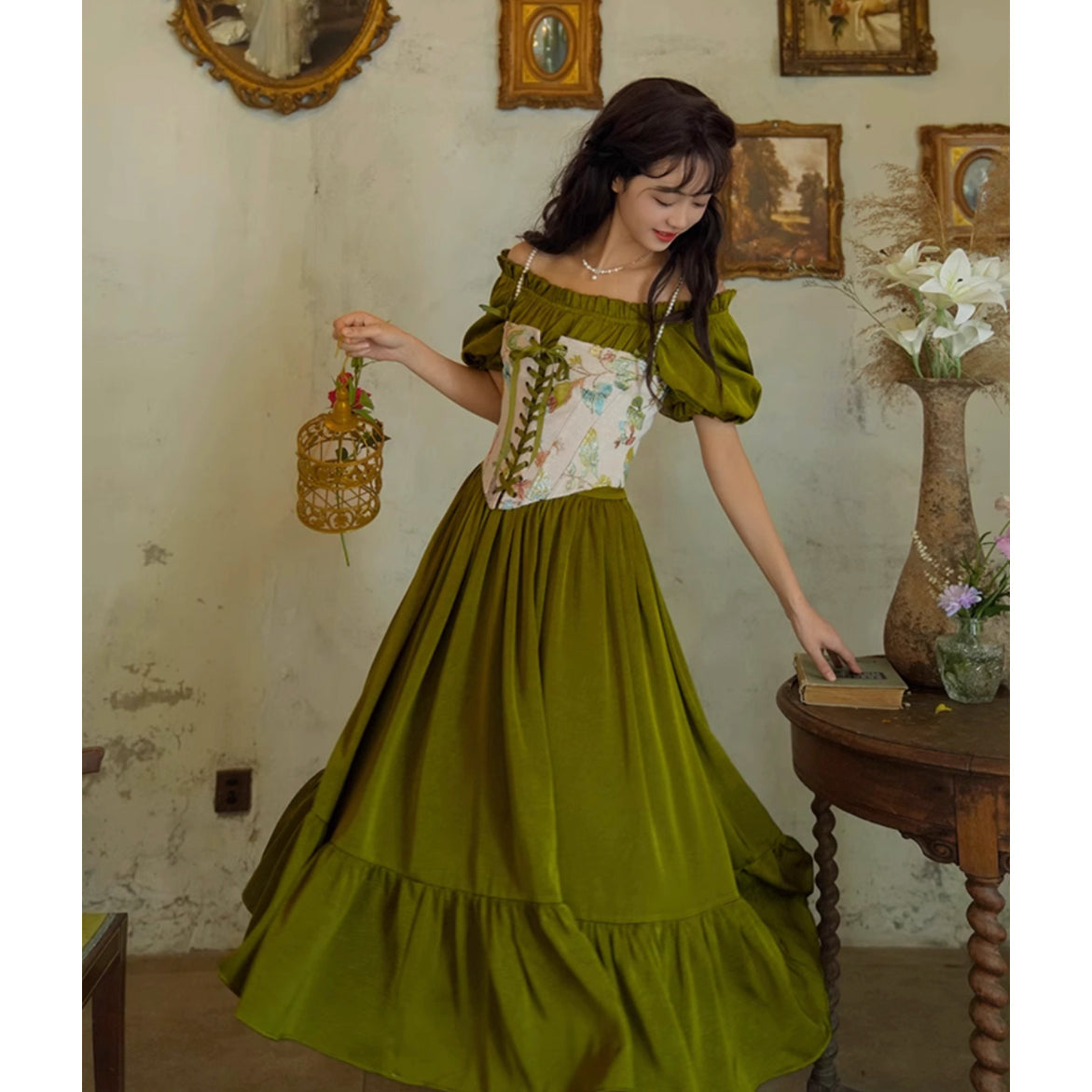 青白橡の貴婦人のレトロワンピース