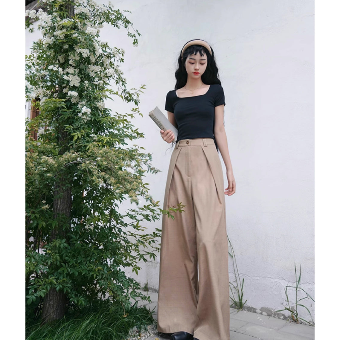 英国令嬢のフィットTシャツ