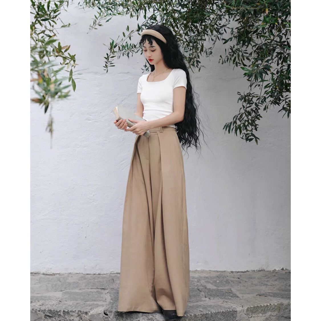 英国令嬢のフィットTシャツ