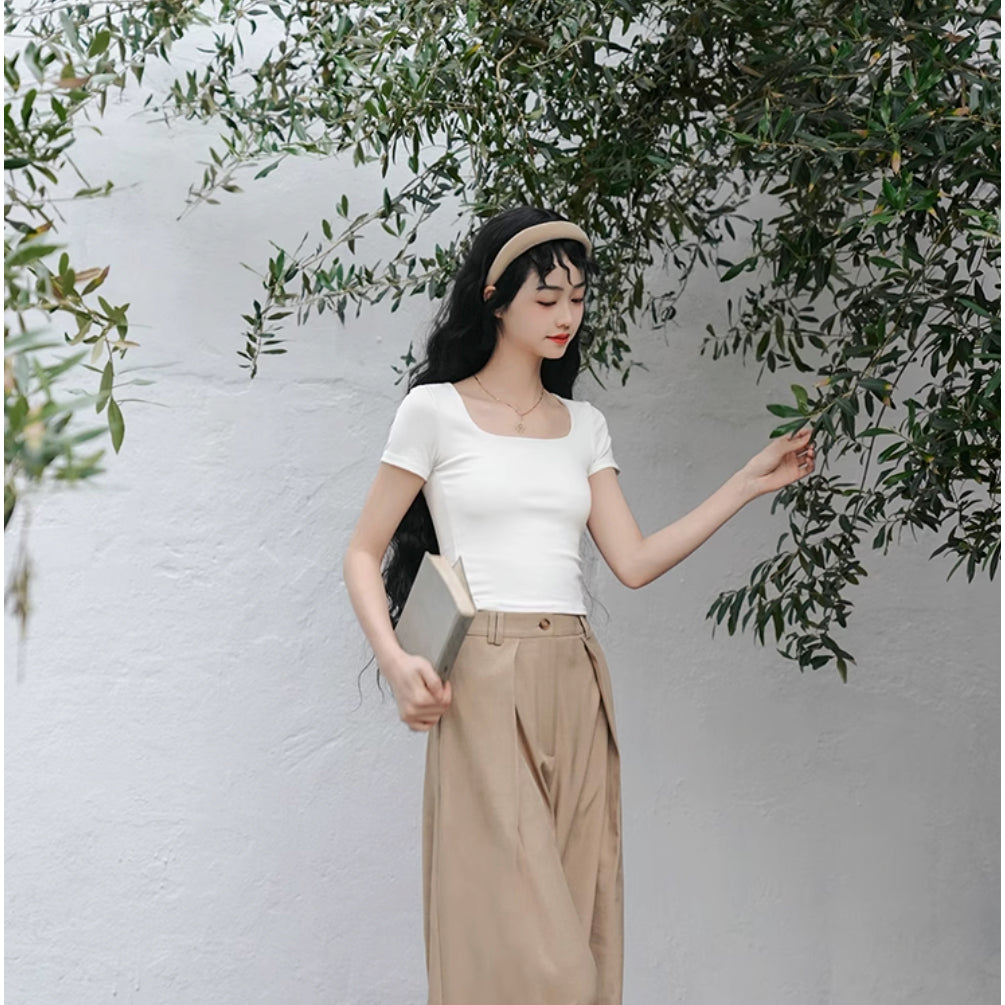 英国令嬢のフィットTシャツ