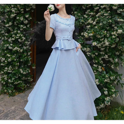 霧青の空色レトロトップスとスカート