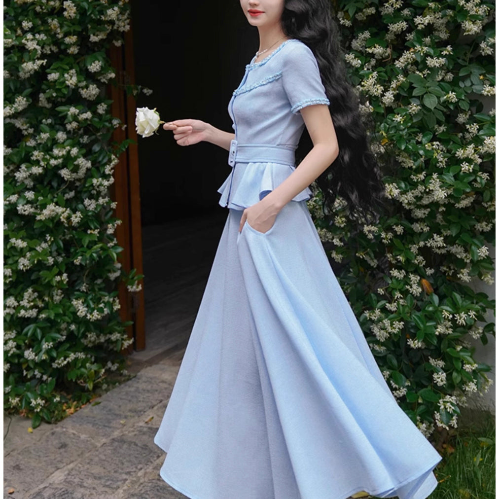 霧青の空色レトロトップスとスカート