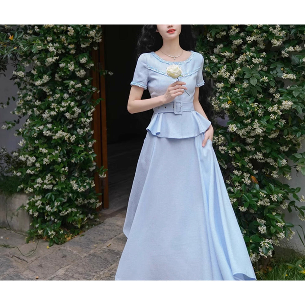 霧青の空色レトロトップスとスカート