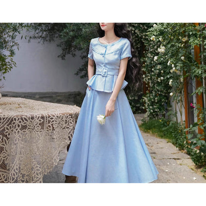 霧青の空色レトロトップスとスカート
