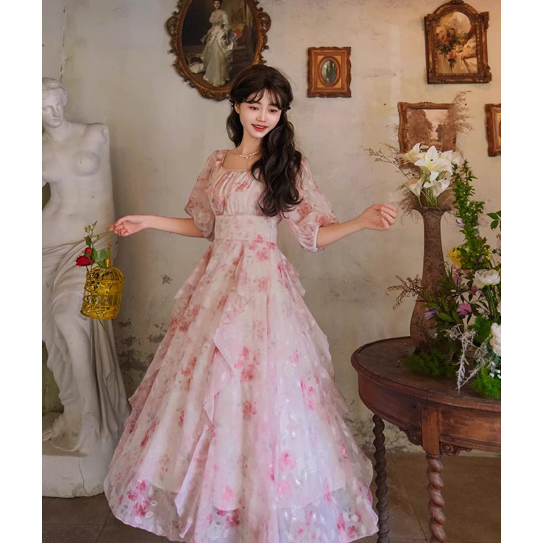 薄紅の薔薇の編み上げワンピース