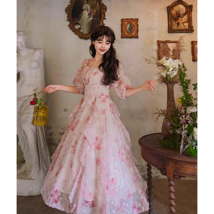 薄紅の薔薇の編み上げワンピース