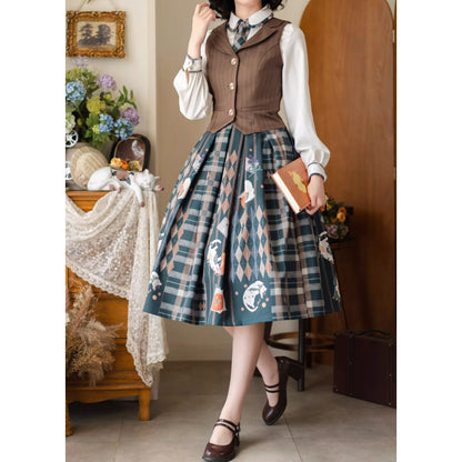 柿猫と花束の格子縞ストラップスカートとテーラードベストとプリーツブラウス