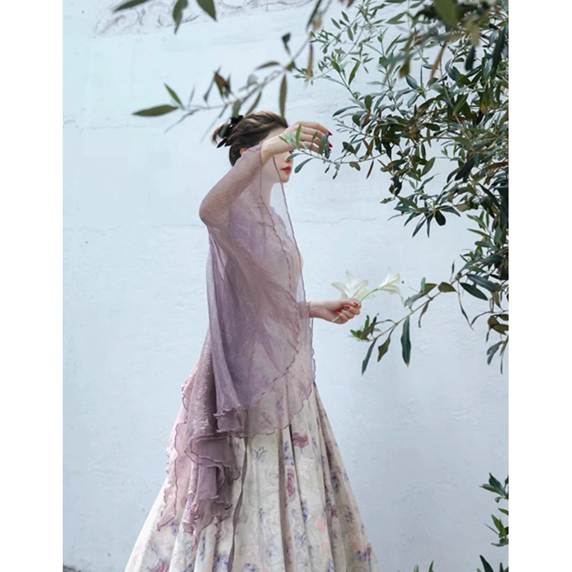 蝶々と花の水彩画キャミソールワンピースとシフォンカーディガン