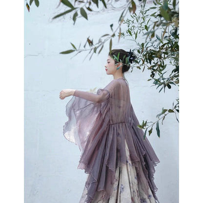 蝶々と花の水彩画キャミソールワンピースとシフォンカーディガン