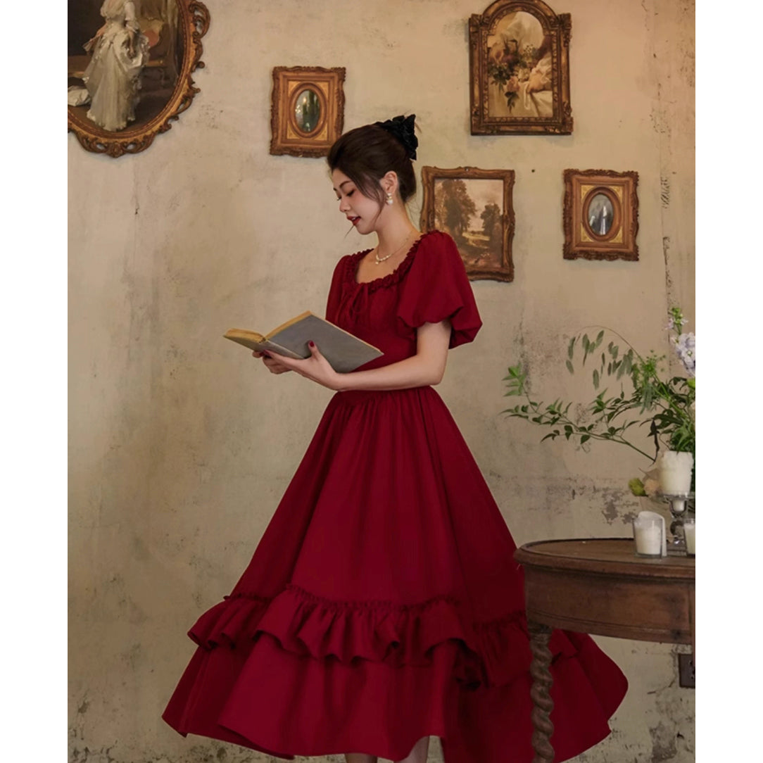 葡萄酒色の貴婦人のコルセットワンピース