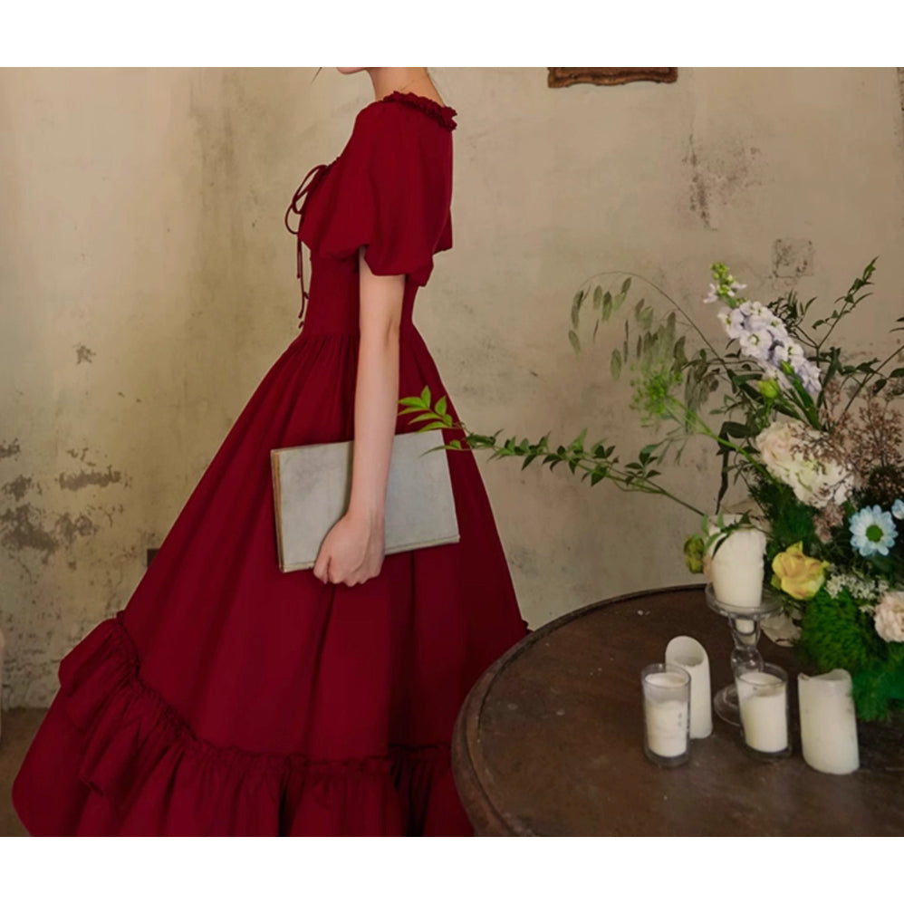 葡萄酒色の貴婦人のコルセットワンピース