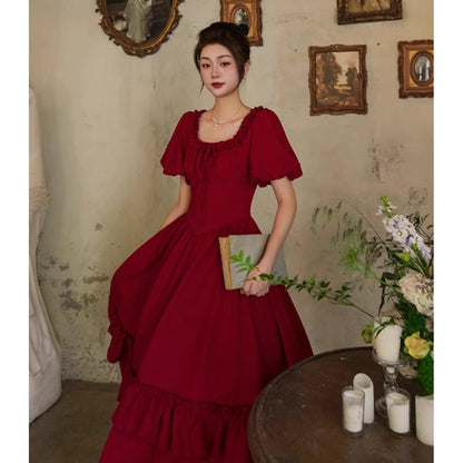 葡萄酒色の貴婦人のコルセットワンピース