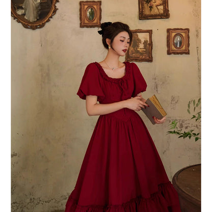 葡萄酒色の貴婦人のコルセットワンピース