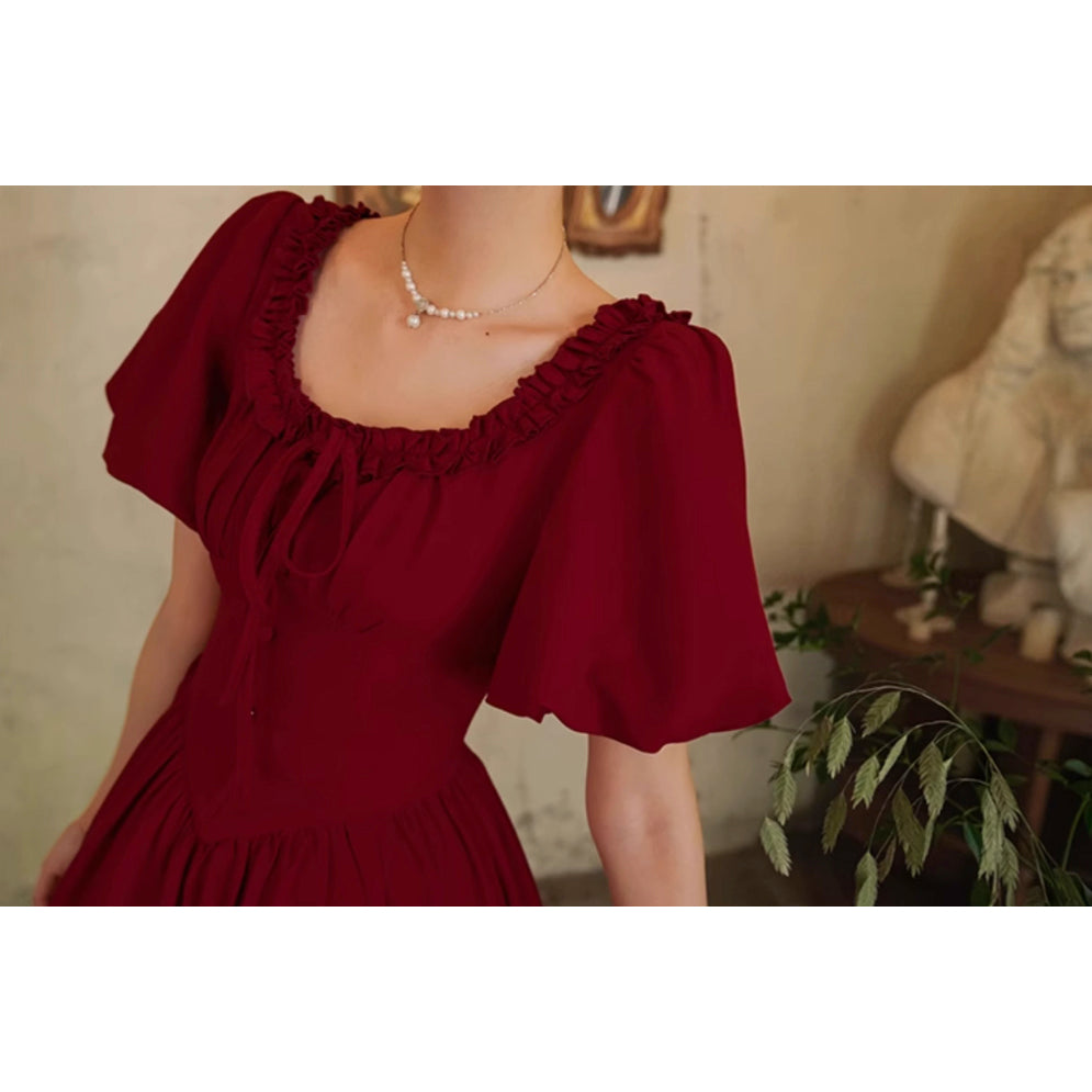 葡萄酒色の貴婦人のコルセットワンピース