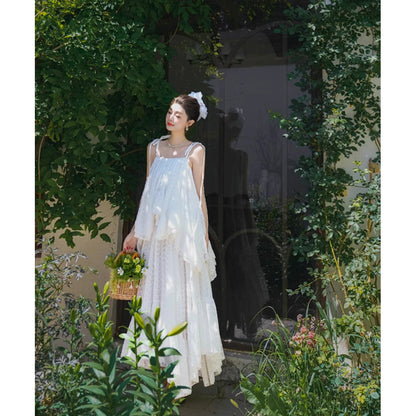 月光の花の刺繍キャミソールとロングスカート