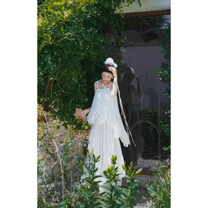 月光の花の刺繍キャミソールとロングスカート