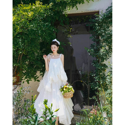 月光の花の刺繍キャミソールとロングスカート