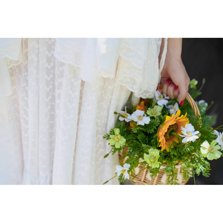 月光の花の刺繍キャミソールとロングスカート