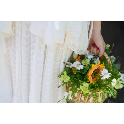 月光の花の刺繍キャミソールとロングスカート