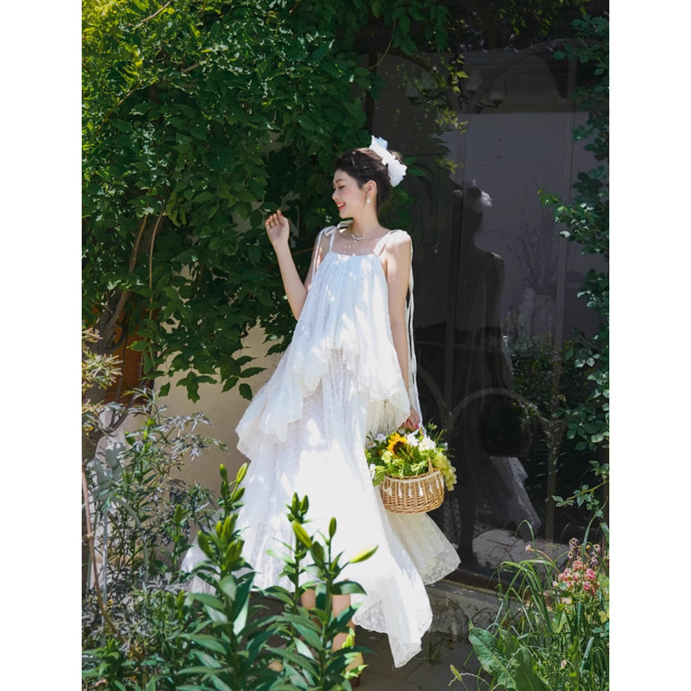 月光の花の刺繍キャミソールとロングスカート