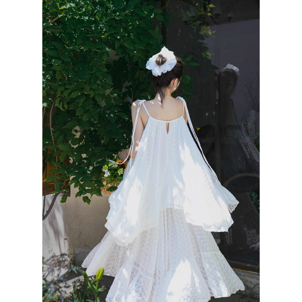 月光の花の刺繍キャミソールとロングスカート