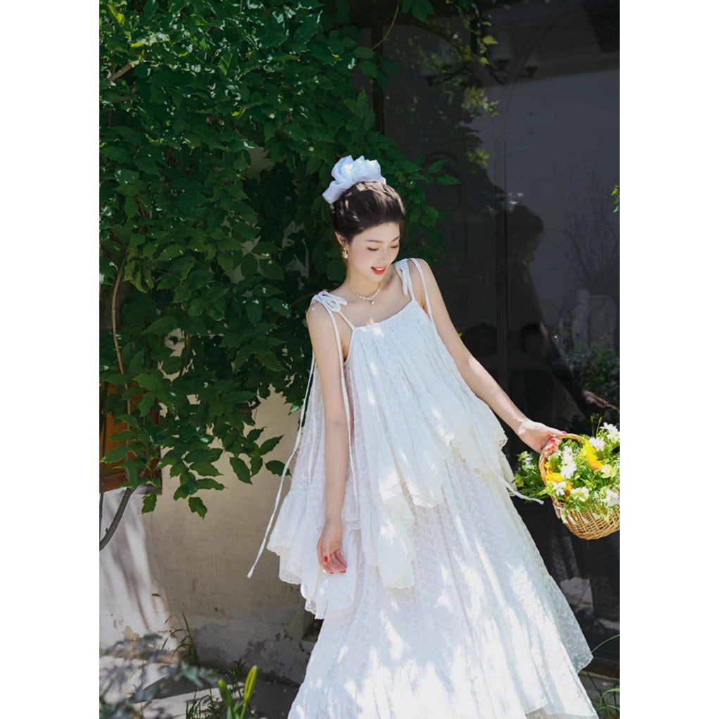 月光の花の刺繍キャミソールとロングスカート