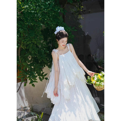 月光の花の刺繍キャミソールとロングスカート