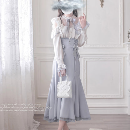 水色の令嬢のフリルトップスとコルセットスカート