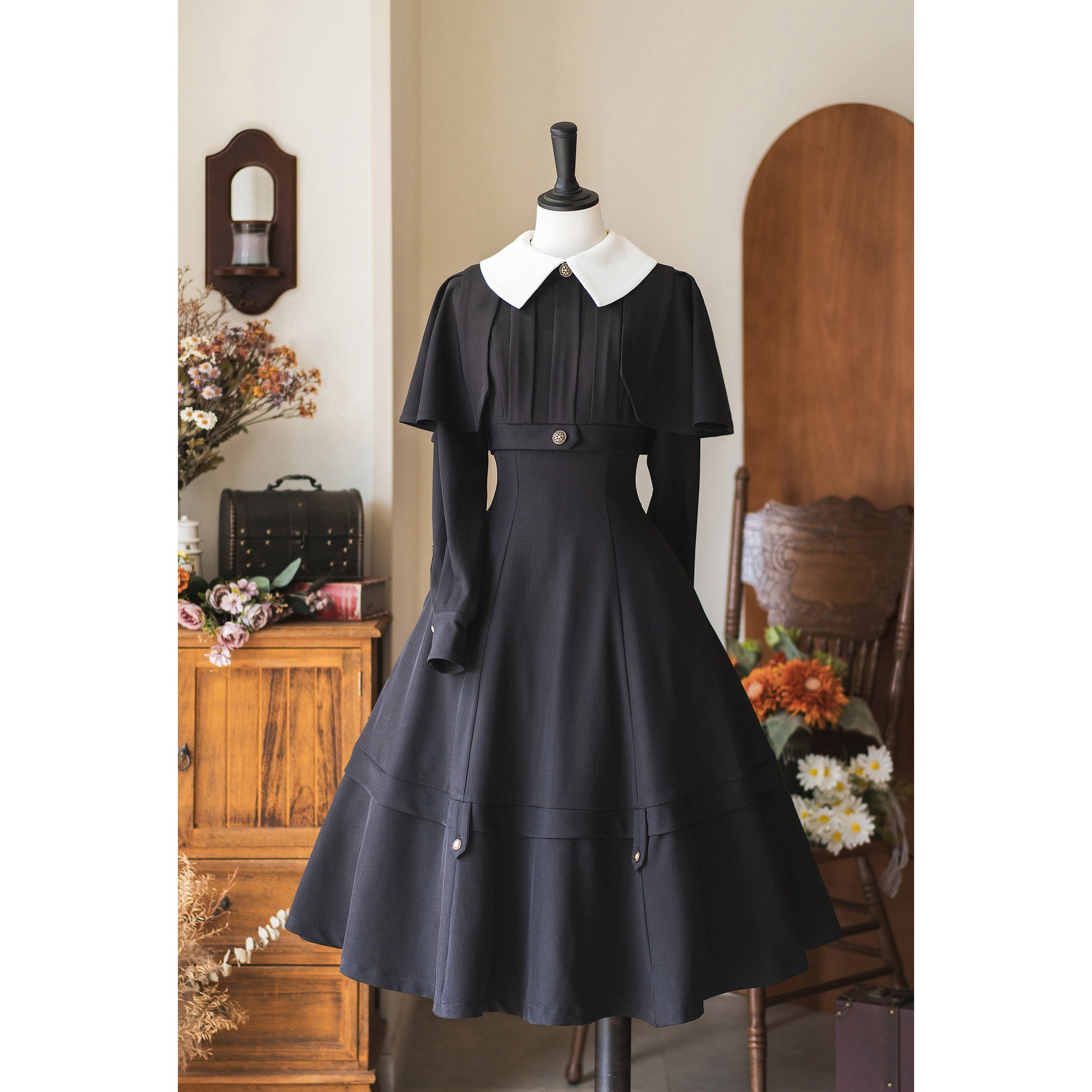 Silver Screen Actress Classic Black Cape Dress remulia Silver Screen Actress Classic Black Cape Dress remulia