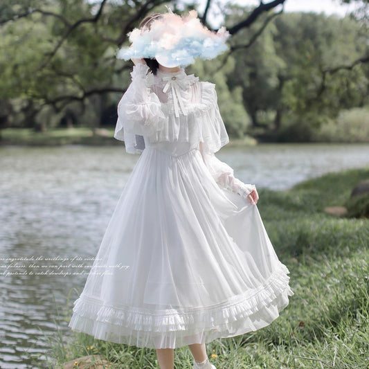 純白のお嬢様のチュールケープワンピース